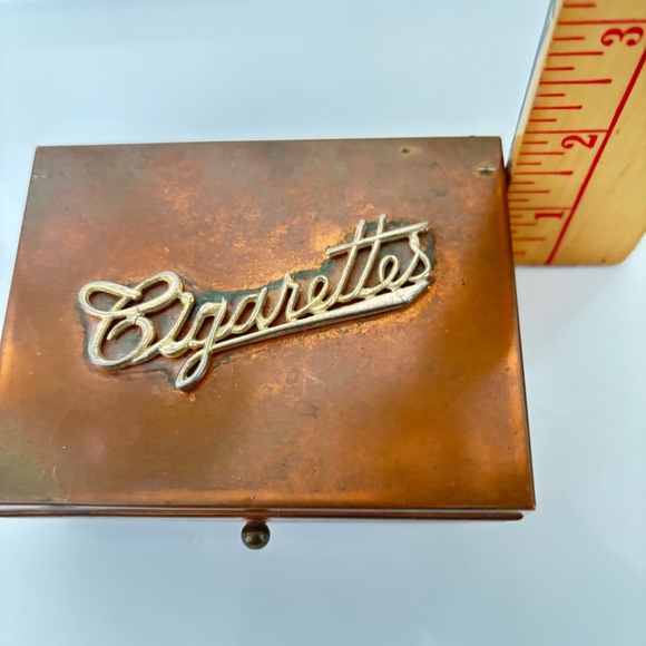 Antique Copper Felt Lined Cigarette Box ****SOLD **** - Picture 14 of 15